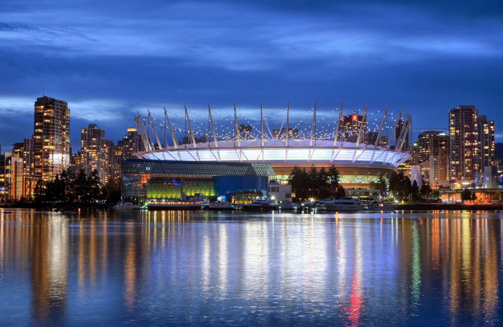Park Inn & Suites By Radisson Vancouver Exteriör bild