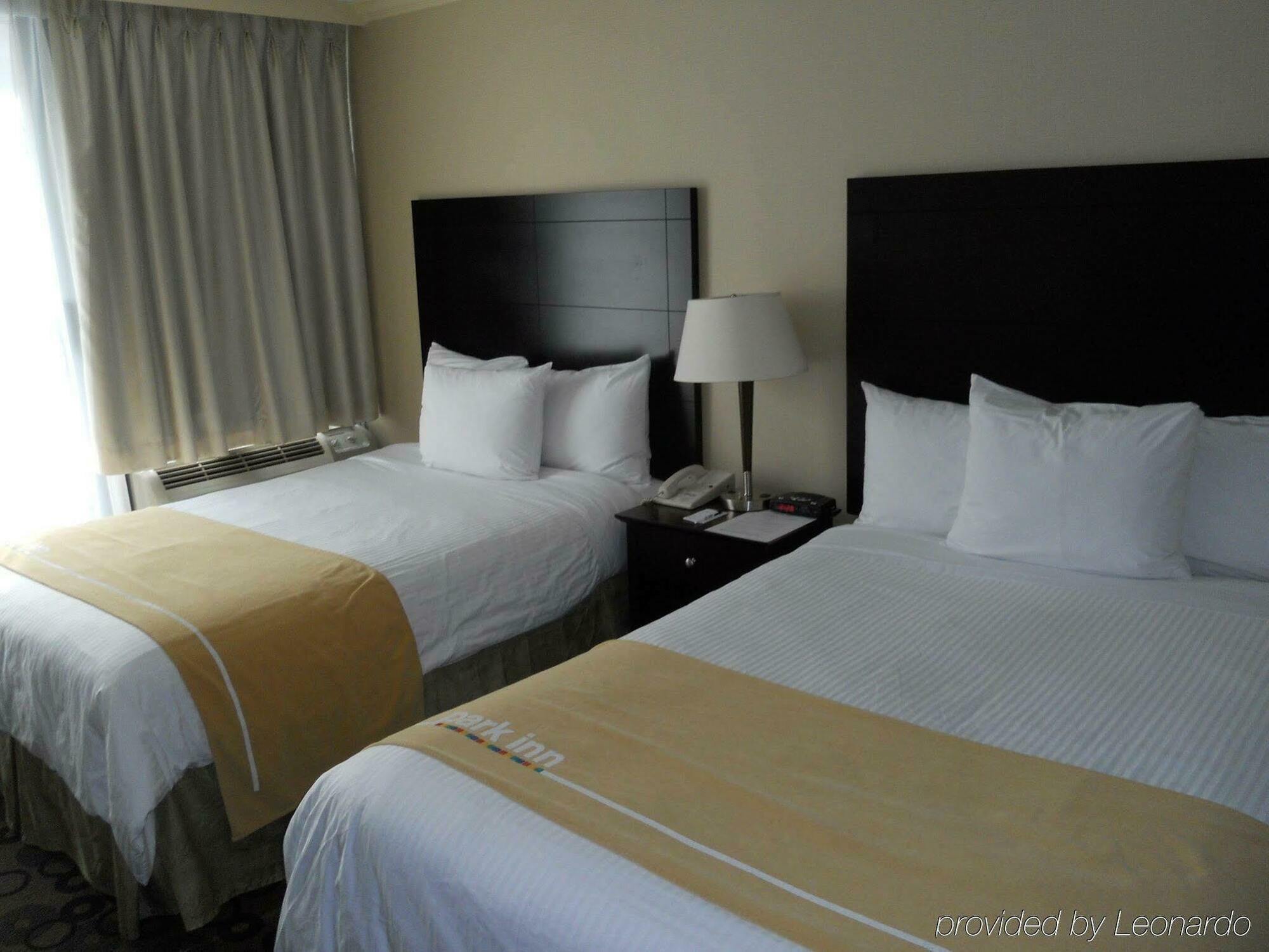 Park Inn & Suites By Radisson Vancouver Exteriör bild